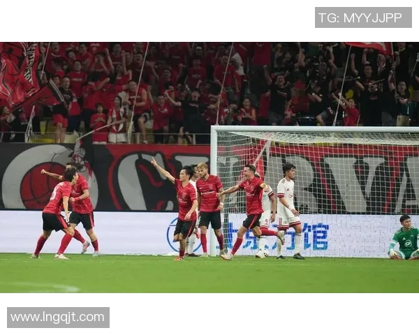 城市联赛特别报道：成都足球队在逆境中崛起的奋斗历程与荣耀时刻